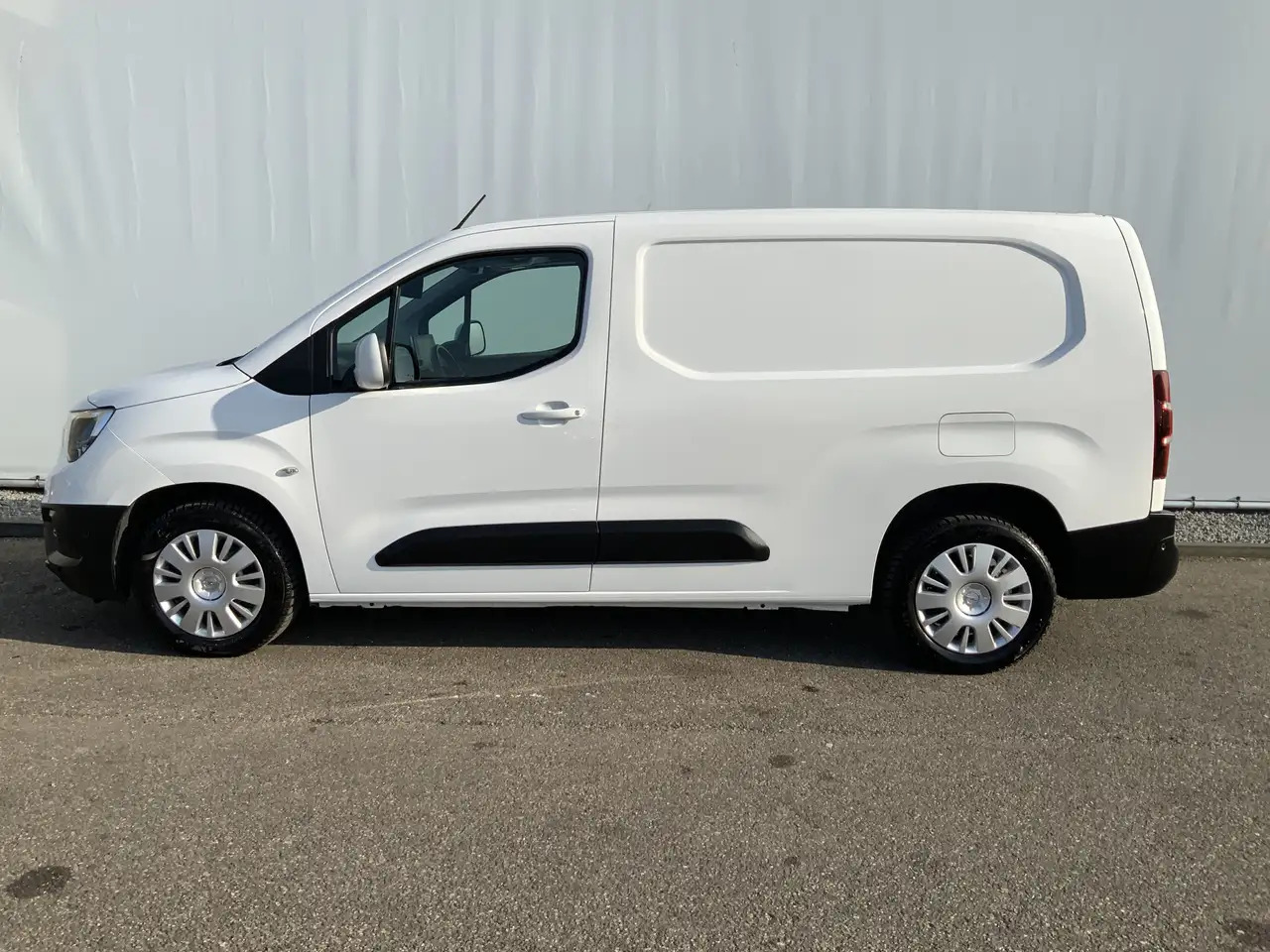 Opel Combo 1.5D L2H1 Edition Automaat Cruise Navi Airco Winte - Van kecil: gambar 3 Opel Combo 1.5D L2H1 Edition Automaat Cruise Navi Airco Winte - Van kecil: gambar 3