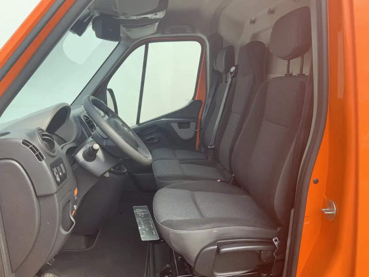 Opel Movano 2.3 CDTI L2H3 Airco Cruise 3 Zits Trekhaak 2500 kg - Van panel: gambar 4 Opel Movano 2.3 CDTI L2H3 Airco Cruise 3 Zits Trekhaak 2500 kg - Van panel: gambar 4