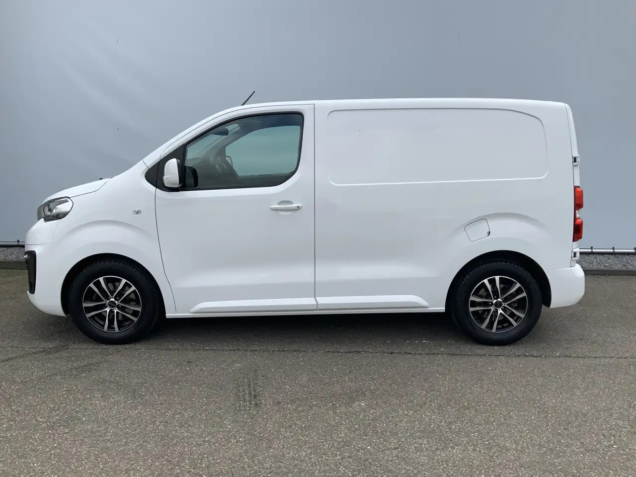 Peugeot Expert 227C 2.0 BlueHDI 150 Premium Pack Airco Cruise Cam - Van panel: gambar 3 Peugeot Expert 227C 2.0 BlueHDI 150 Premium Pack Airco Cruise Cam - Van panel: gambar 3