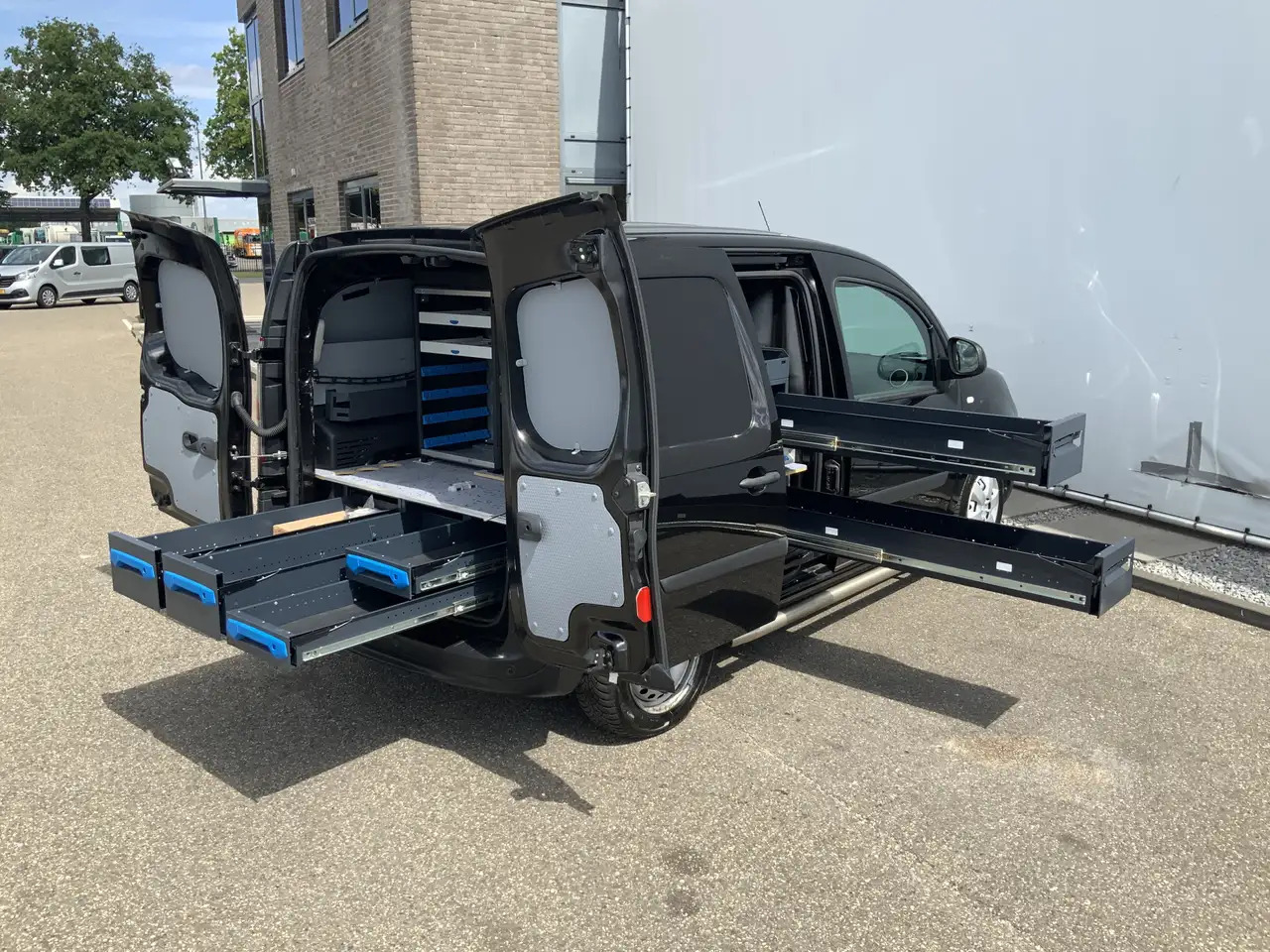 Renault Kangoo 1.5 dCi 90 Energy Comfort Plus .Sortimo Kasten Com - Van kecil: gambar 4 Renault Kangoo 1.5 dCi 90 Energy Comfort Plus .Sortimo Kasten Com - Van kecil: gambar 4