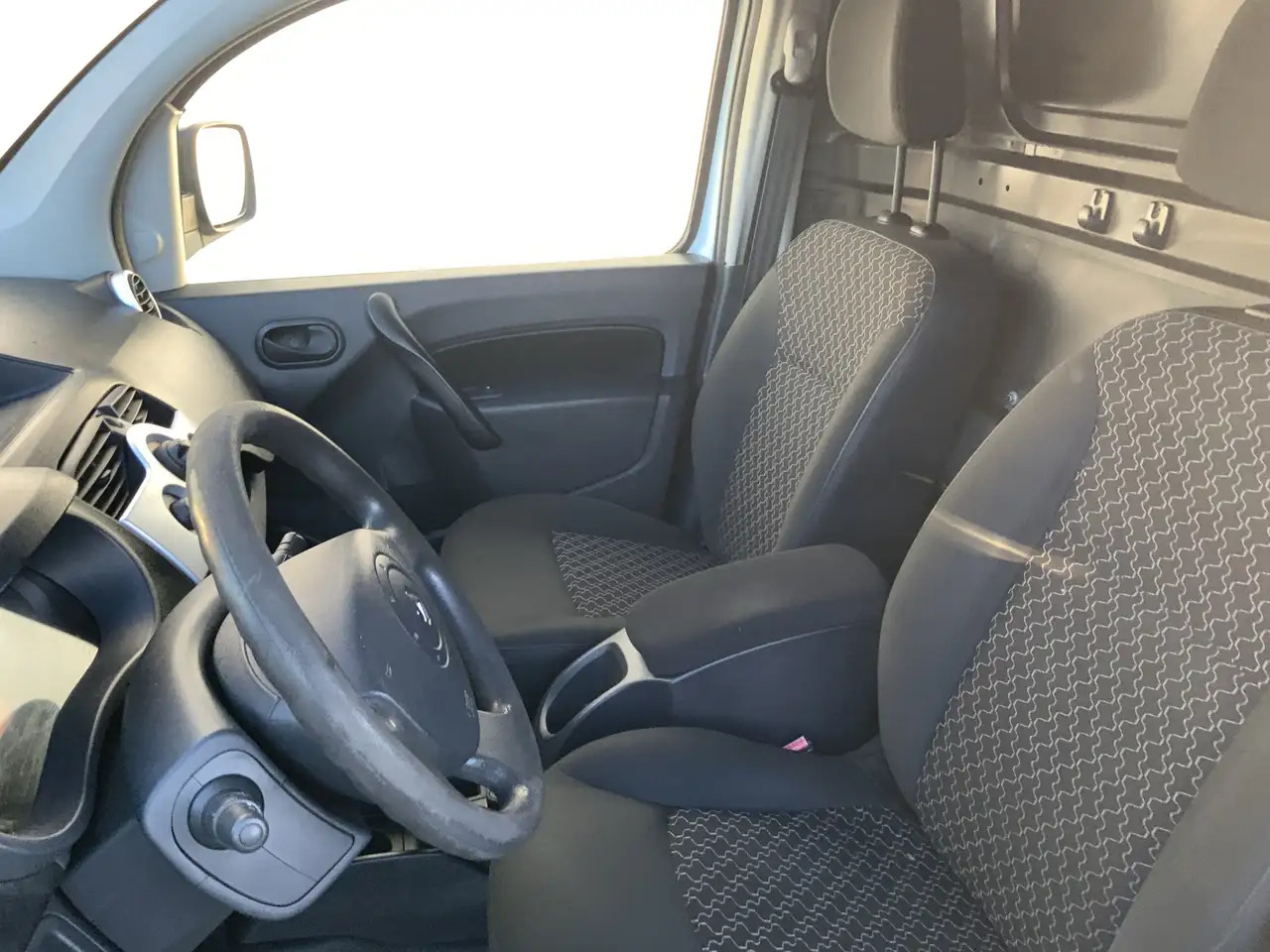 Renault Kangoo Express 1.5 dCi 70 Express Comfort Airco Trekhaak - Van kecil: gambar 5 Renault Kangoo Express 1.5 dCi 70 Express Comfort Airco Trekhaak - Van kecil: gambar 5