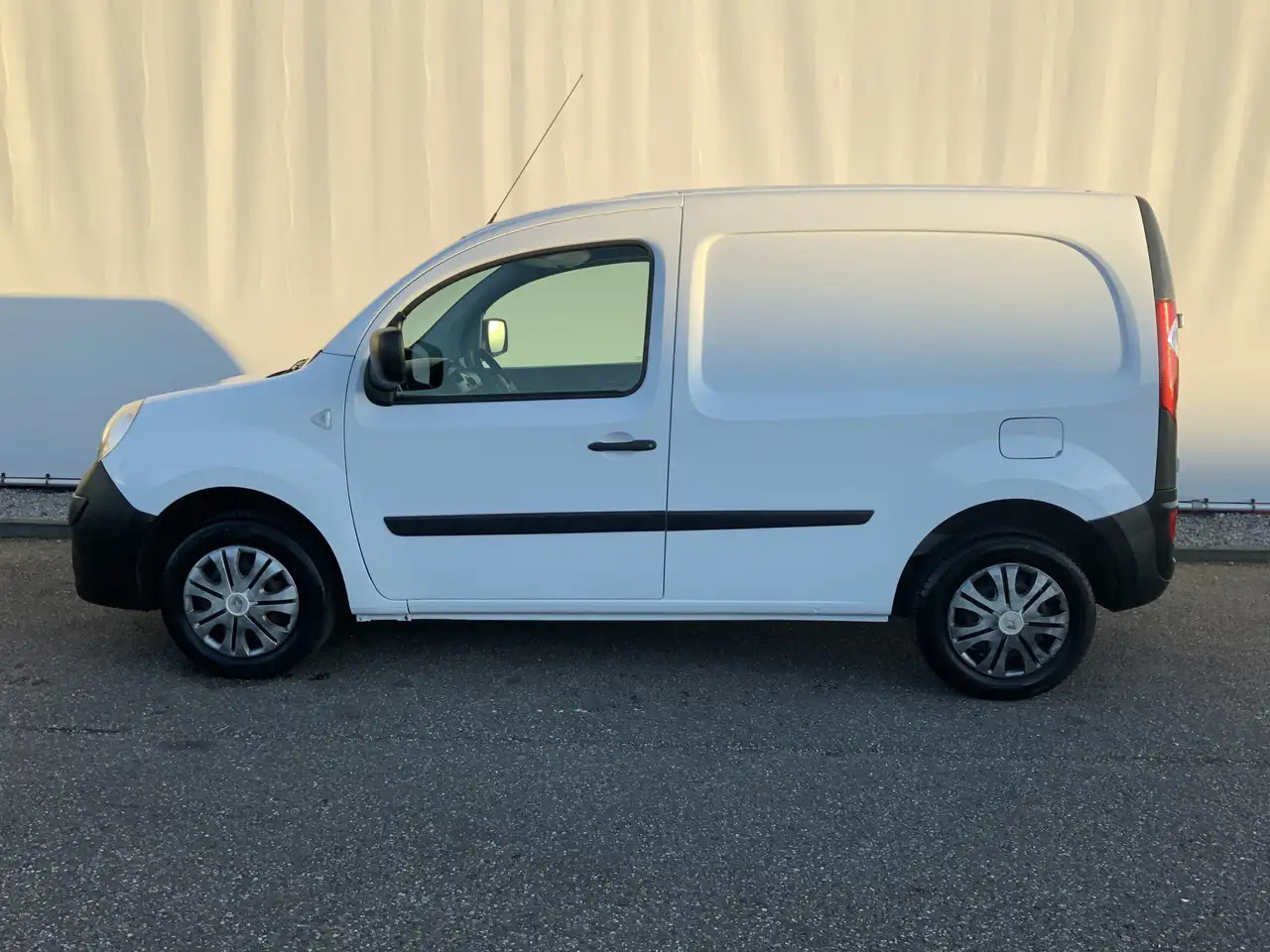 Renault Kangoo Express 1.5 dCi 70 Express Comfort Airco Trekhaak - Van kecil: gambar 3 Renault Kangoo Express 1.5 dCi 70 Express Comfort Airco Trekhaak - Van kecil: gambar 3