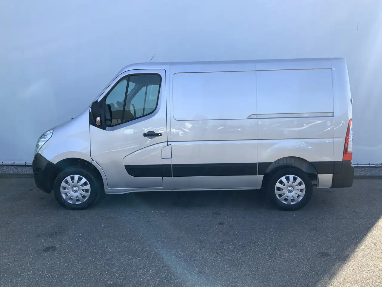 Renault Master T33 2.3 dCi L1H1Airco Cruise 3 Zits Trekhaak 2500 - Van panel: gambar 3 Renault Master T33 2.3 dCi L1H1Airco Cruise 3 Zits Trekhaak 2500 - Van panel: gambar 3