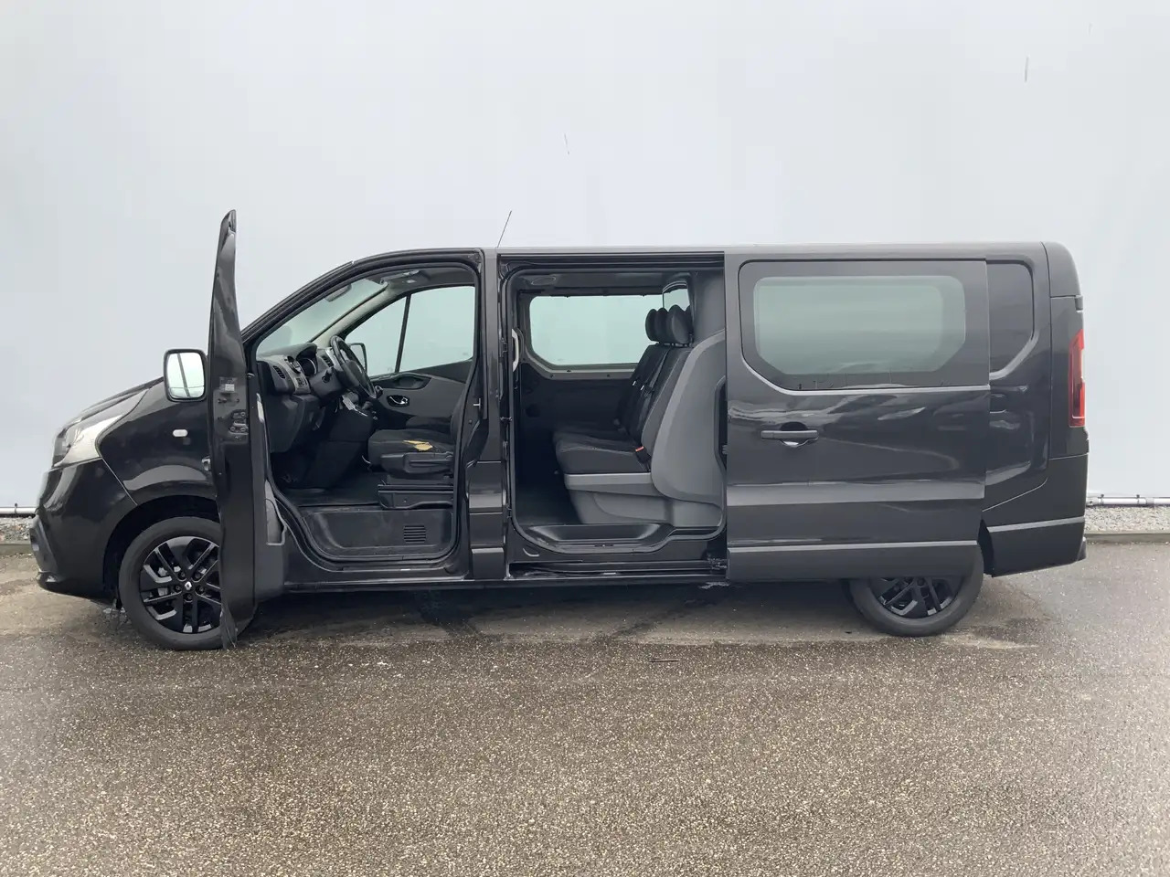 Renault Trafic 1.6 dCi T29 L2H1 Dub Cab 5 Zits Airco Cruise Navi - Van kombi: gambar 4 Renault Trafic 1.6 dCi T29 L2H1 Dub Cab 5 Zits Airco Cruise Navi - Van kombi: gambar 4