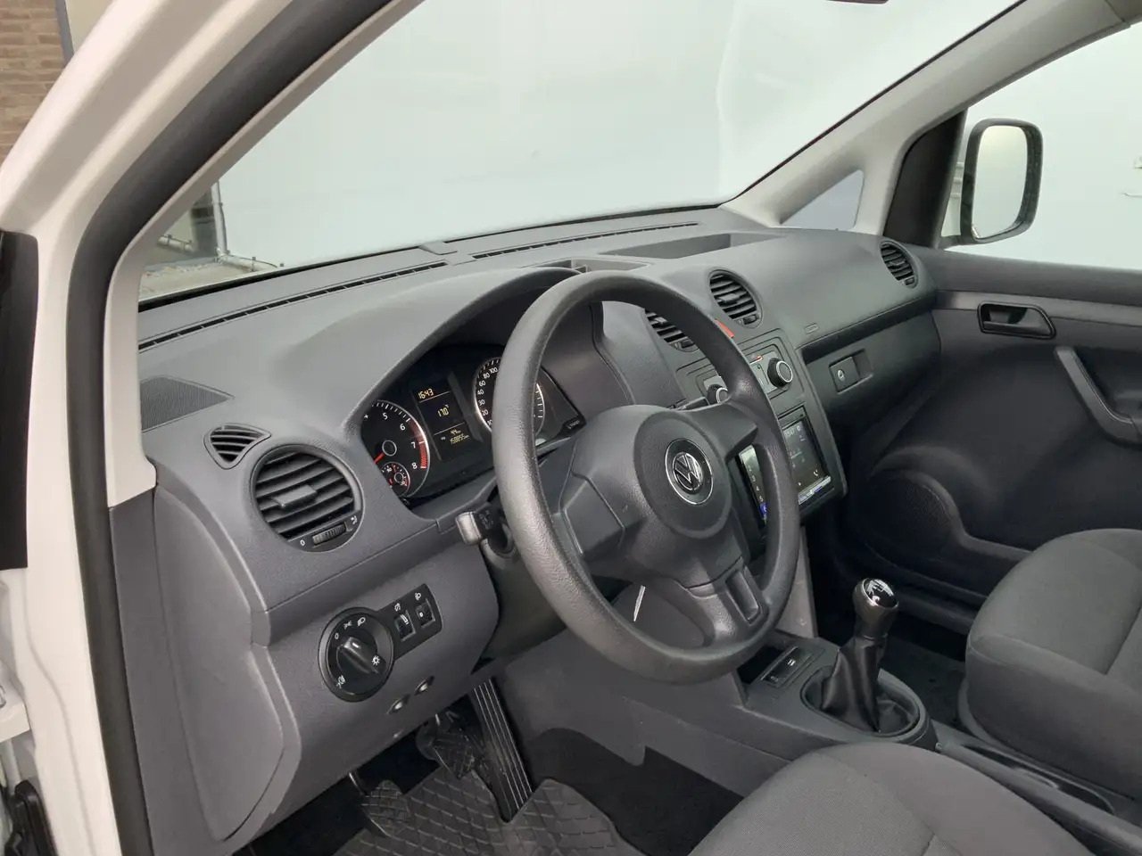 Volkswagen Caddy BENZINE !!! 1.2 TSI Airco Side Bar Alu Velg Trekha - Van kecil: gambar 5 Volkswagen Caddy BENZINE !!! 1.2 TSI Airco Side Bar Alu Velg Trekha - Van kecil: gambar 5