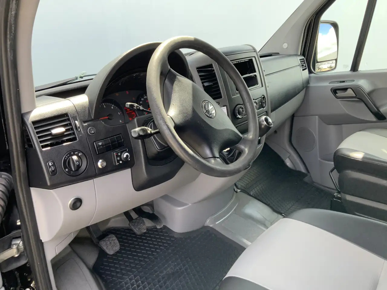 Volkswagen Crafter 35 2.0 TDI L2H2 Airco Cruise Trekhaak 3500 kg weba - Van panel: gambar 4 Volkswagen Crafter 35 2.0 TDI L2H2 Airco Cruise Trekhaak 3500 kg weba - Van panel: gambar 4