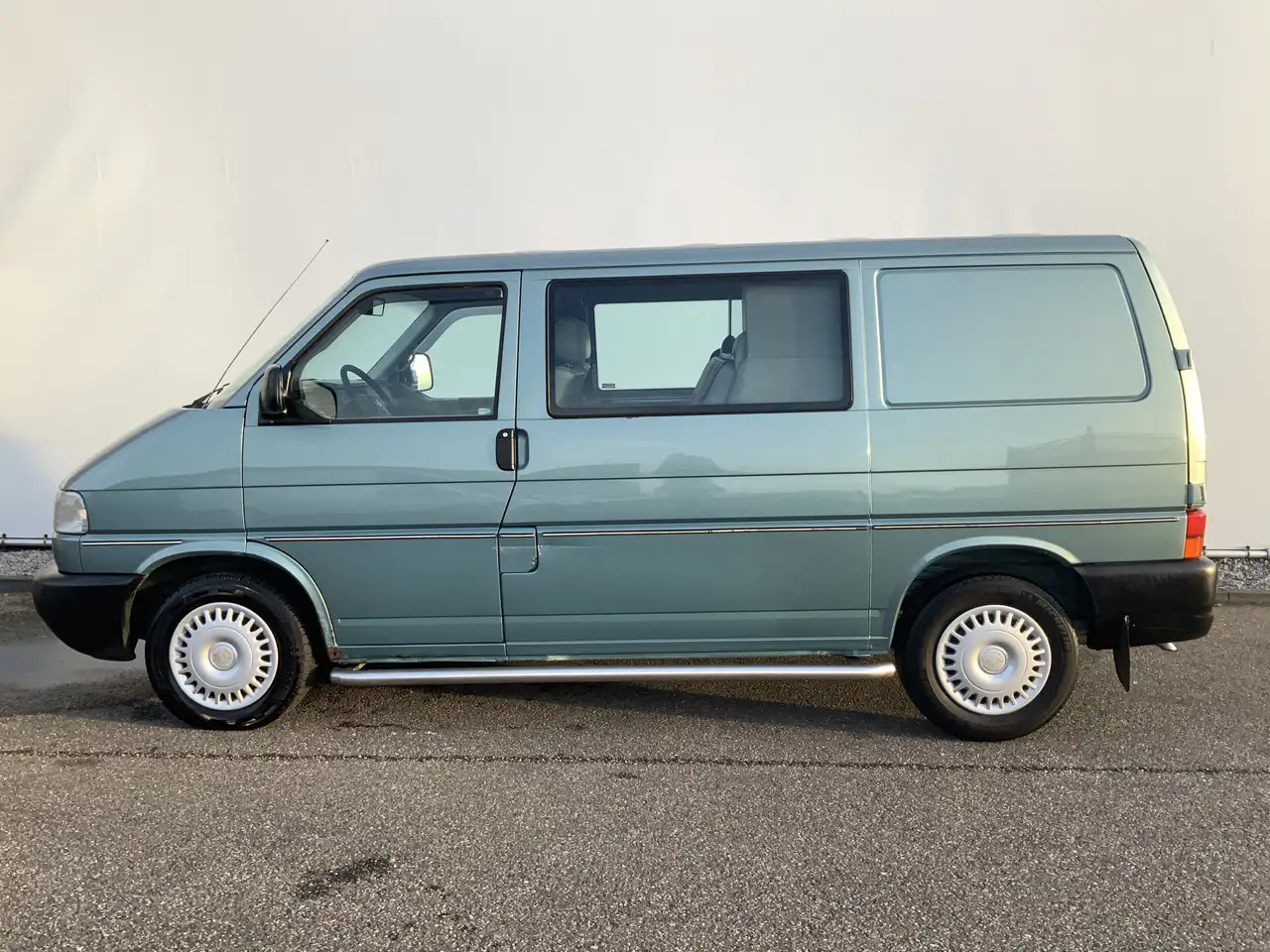 Volkswagen MARGE ! 2.5 TDI 292 Dub Cab 5 Zits Airco Cruise Tr - Van kombi: gambar 3 Volkswagen MARGE ! 2.5 TDI 292 Dub Cab 5 Zits Airco Cruise Tr - Van kombi: gambar 3