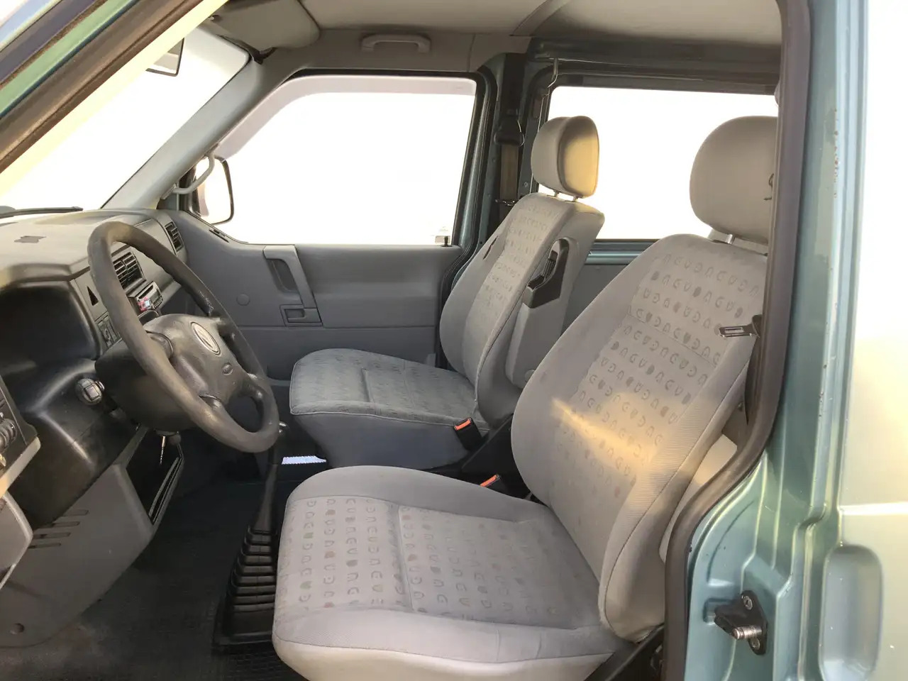 Volkswagen MARGE ! 2.5 TDI 292 Dub Cab 5 Zits Airco Cruise Tr - Van kombi: gambar 4 Volkswagen MARGE ! 2.5 TDI 292 Dub Cab 5 Zits Airco Cruise Tr - Van kombi: gambar 4