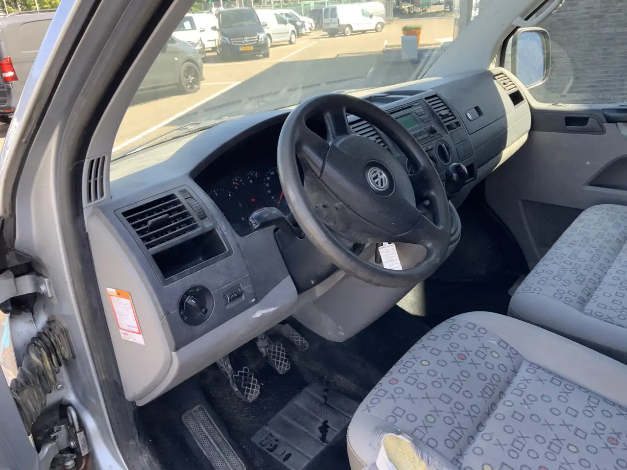 Volkswagen T5 Transporter 1.9 TDI 340 MHD (Versnellingsbak Defekt !!)Airco 3 - Van panel: gambar 3 Volkswagen T5 Transporter 1.9 TDI 340 MHD (Versnellingsbak Defekt !!)Airco 3 - Van panel: gambar 3