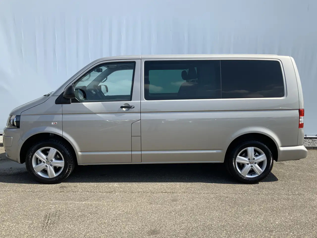 Volkswagen T5 Transporter 2.0 TDI L1H1 Comfortline Dub Cab Automaat Airco Cr - Van kombi: gambar 3 Volkswagen T5 Transporter 2.0 TDI L1H1 Comfortline Dub Cab Automaat Airco Cr - Van kombi: gambar 3