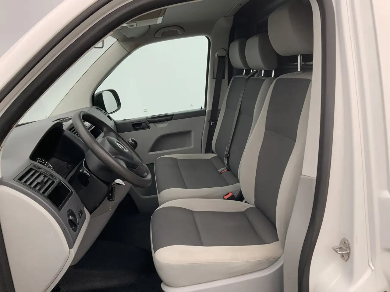 Volkswagen T5 Transporter 2.0 TDI L2H2 Airco Cruise 3 Zits Imperiaal & Trekh - Van panel: gambar 5 Volkswagen T5 Transporter 2.0 TDI L2H2 Airco Cruise 3 Zits Imperiaal & Trekh - Van panel: gambar 5