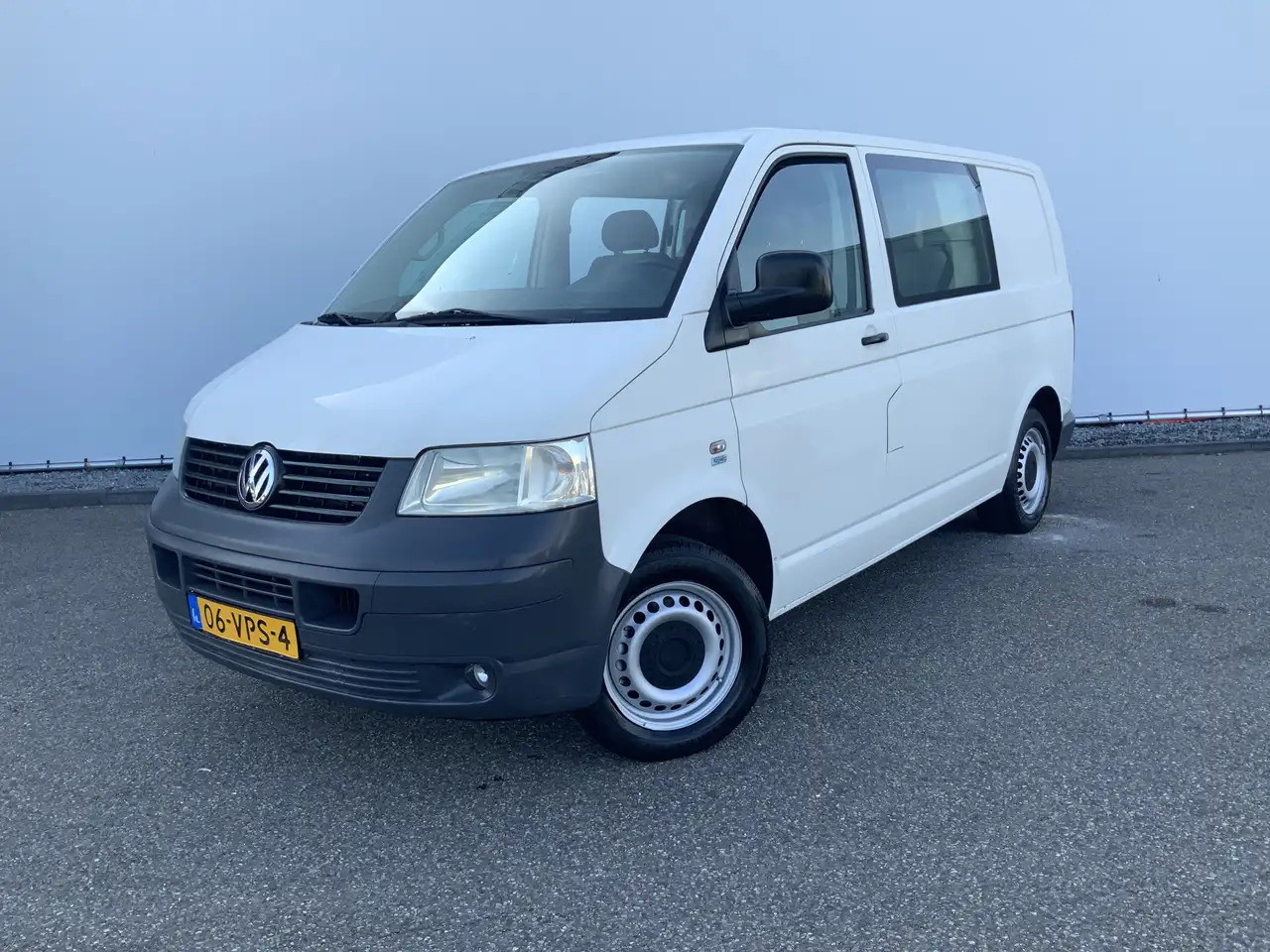Volkswagen T5 Transporter 2.5 TDI 300 Budgetline Automaat DubCab Airco Trekh - Van kombi: gambar 1 Volkswagen T5 Transporter 2.5 TDI 300 Budgetline Automaat DubCab Airco Trekh - Van kombi: gambar 1