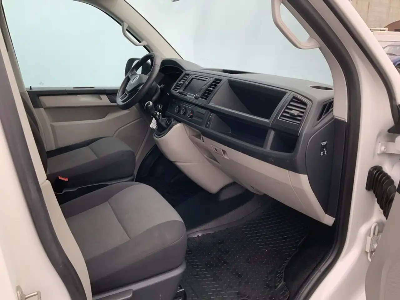 Volkswagen T6 Transporter 2.0 TDI L1H1 Comfortline Airco Navi Trekhaak 2200 - Van panel: gambar 5 Volkswagen T6 Transporter 2.0 TDI L1H1 Comfortline Airco Navi Trekhaak 2200 - Van panel: gambar 5