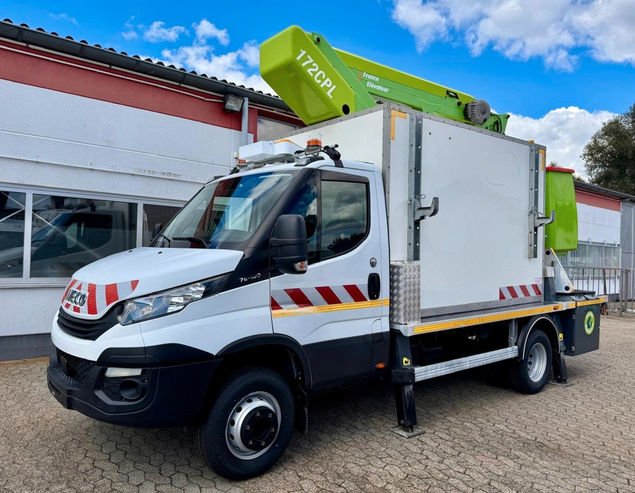 Iveco 70C18 Hubarbeitsbühne France Elevateur 172 CPL - Platform udara yang dipasang di truk: gambar 1 Iveco 70C18 Hubarbeitsbühne France Elevateur 172 CPL - Platform udara yang dipasang di truk: gambar 1