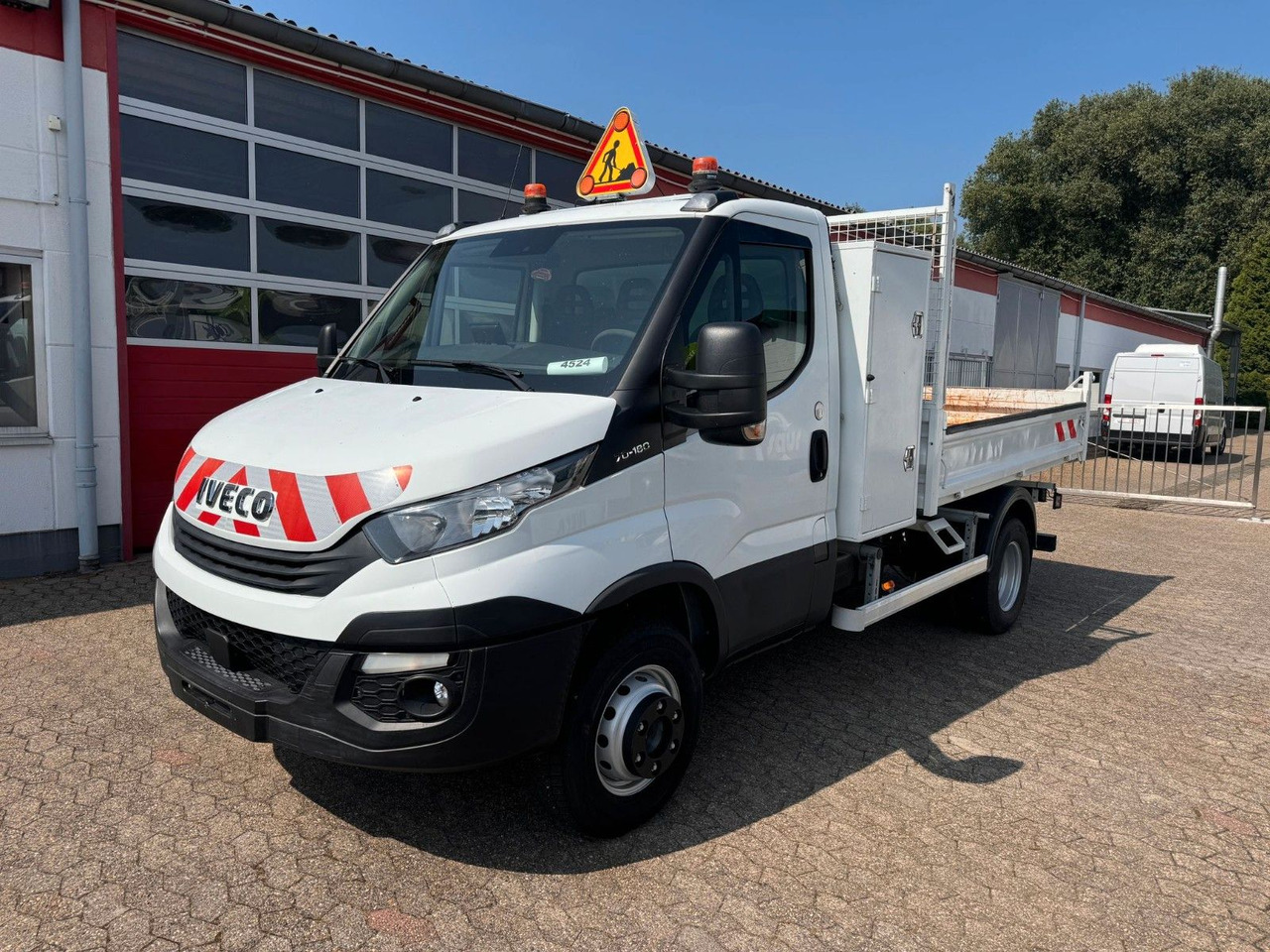 Iveco 70C18 Kipper 3625 kg Nutzlast! Klima EURO 6C - Van jungkit: gambar 1 Iveco 70C18 Kipper 3625 kg Nutzlast! Klima EURO 6C - Van jungkit: gambar 1