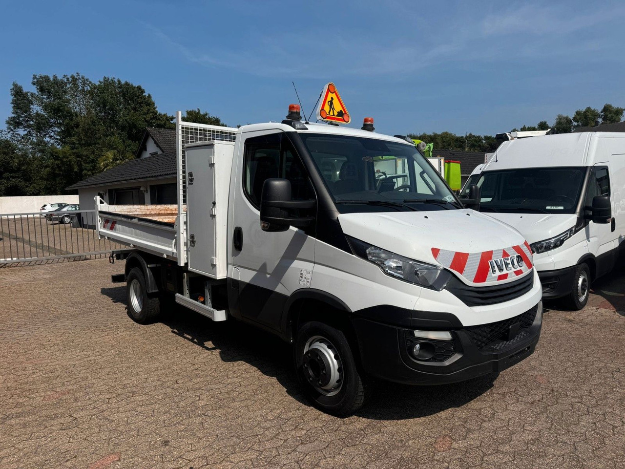 Iveco 70C18 Kipper 3625 kg Nutzlast! Klima EURO 6C - Van jungkit: gambar 3 Iveco 70C18 Kipper 3625 kg Nutzlast! Klima EURO 6C - Van jungkit: gambar 3
