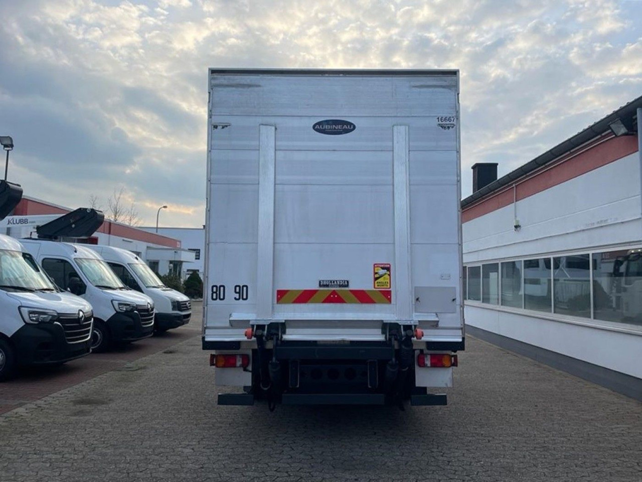 MAN TGL 10.220 Doka Möbelkoffer Umzug Fahrzeug - Truk box: gambar 5 MAN TGL 10.220 Doka Möbelkoffer Umzug Fahrzeug - Truk box: gambar 5