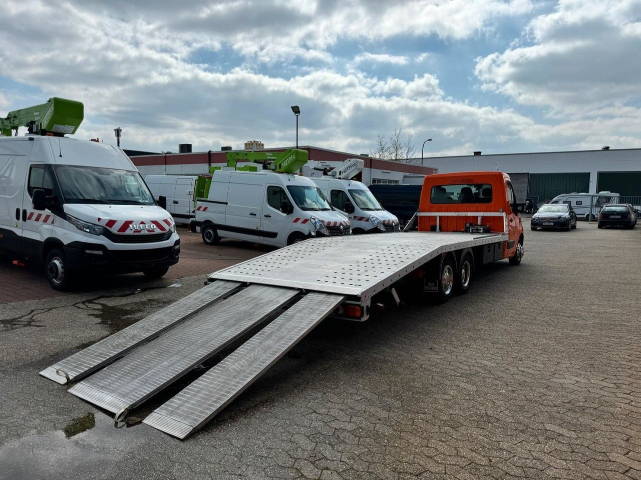 Renault Master Autotransporter - Truk pengangkut mobil: gambar 4 Renault Master Autotransporter - Truk pengangkut mobil: gambar 4