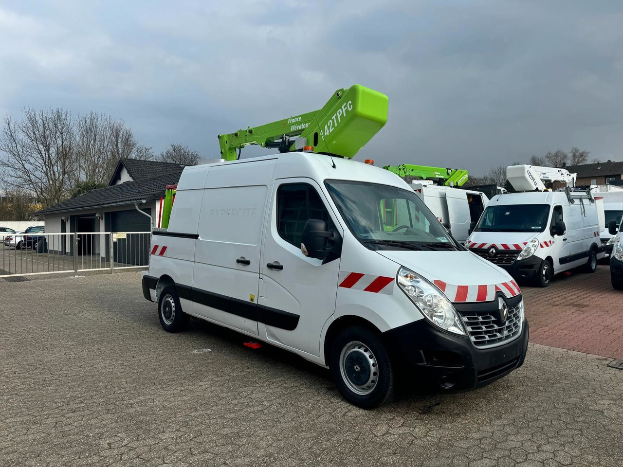 Renault Master Steiger France Elévateur 142 TPFc - Platform udara yang dipasang di truk: gambar 3 Renault Master Steiger France Elévateur 142 TPFc - Platform udara yang dipasang di truk: gambar 3