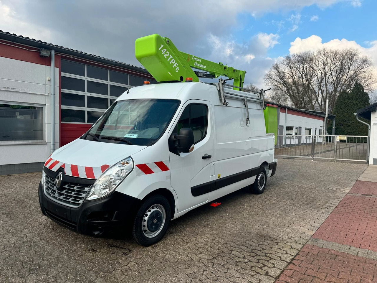 Renault Master Steiger France Elévateur 142 TPFc - Platform udara yang dipasang di truk: gambar 1 Renault Master Steiger France Elévateur 142 TPFc - Platform udara yang dipasang di truk: gambar 1