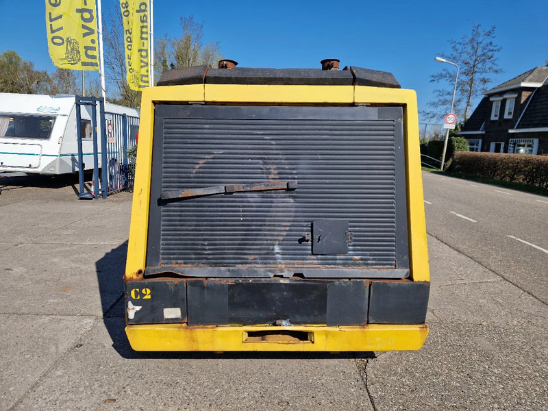 Atlas-Copco XAS350DD VERY LOW HOURS - Kompresor udara: gambar 3 Atlas-Copco XAS350DD VERY LOW HOURS - Kompresor udara: gambar 3