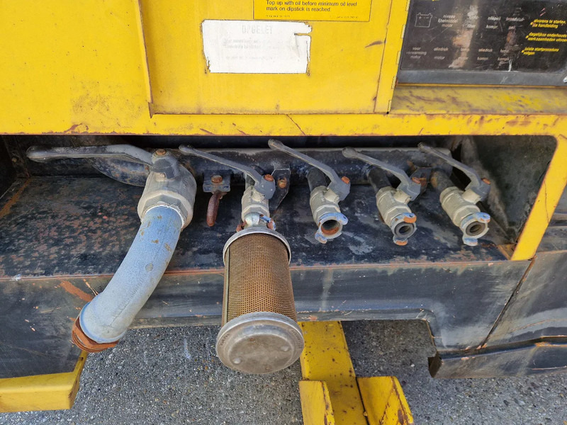 Atlas-Copco XAS350DD VERY LOW HOURS - Kompresor udara: gambar 5 Atlas-Copco XAS350DD VERY LOW HOURS - Kompresor udara: gambar 5