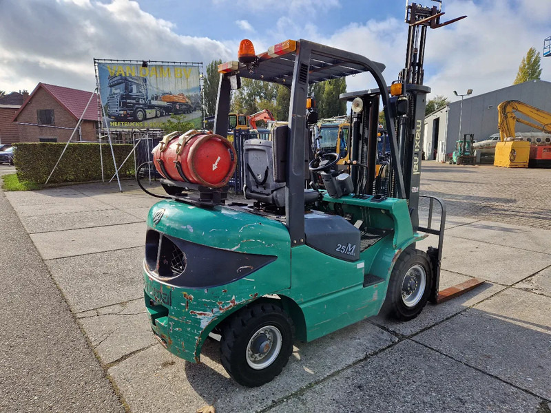 Maximal Nissan Zhejiang 2.5 ton LPG LOW HOURS - Forklift LPG: gambar 4 Maximal Nissan Zhejiang 2.5 ton LPG LOW HOURS - Forklift LPG: gambar 4