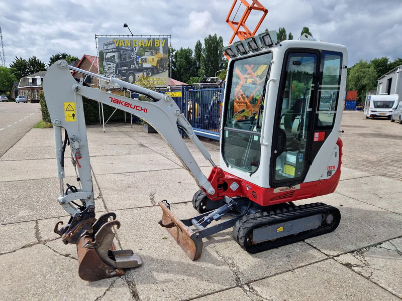 Ekskavator mini Takeuchi TB216 met 2089 uur: gambar 1