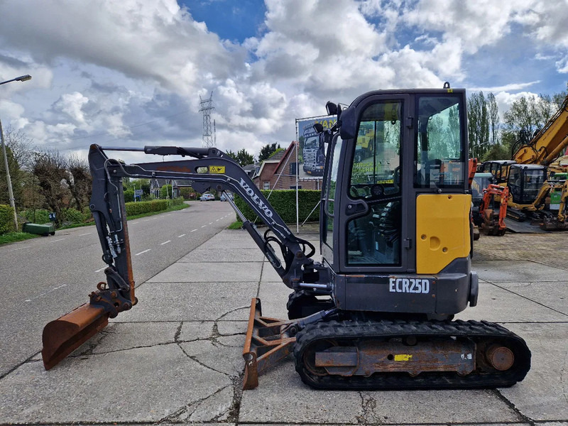 Volvo ECR25D met 2562 uur - Ekskavator mini: gambar 1 Volvo ECR25D met 2562 uur - Ekskavator mini: gambar 1