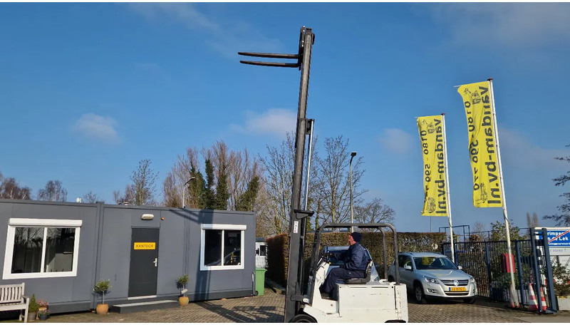 Forklift listrik Yale 4.5 ton elektrisch triplomast: gambar 10 Forklift listrik Yale 4.5 ton elektrisch triplomast: gambar 10