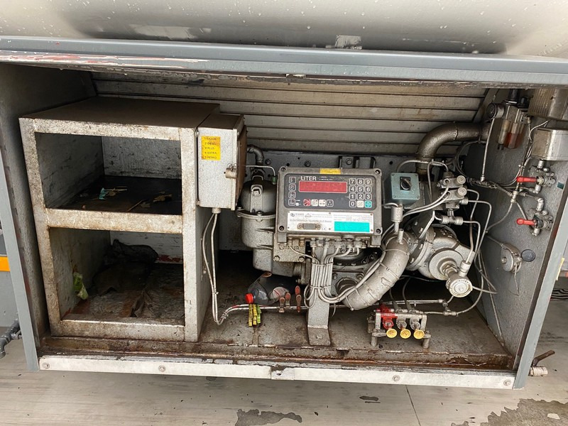 DAF 45.160 ATi - Truk tangki: gambar 4 DAF 45.160 ATi - Truk tangki: gambar 4
