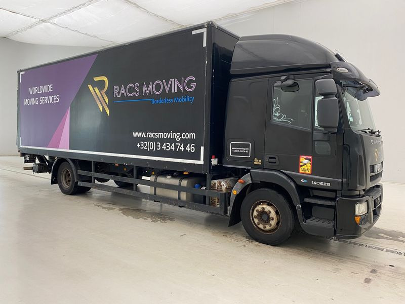 Iveco Eurocargo 140E28 - Truk box: gambar 3 Iveco Eurocargo 140E28 - Truk box: gambar 3