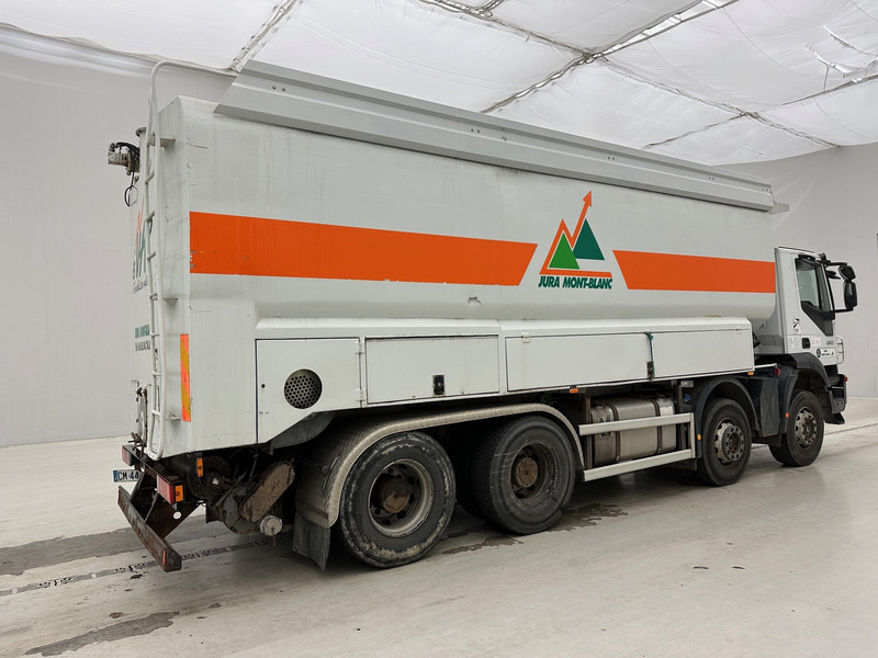 Iveco Eurotrakker 450* - Truk tangki: gambar 4 Iveco Eurotrakker 450* - Truk tangki: gambar 4