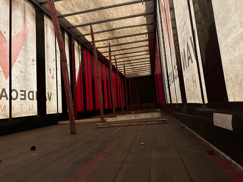 LAG Tautliner - Semi-trailer dengan terpal samping: gambar 5 LAG Tautliner - Semi-trailer dengan terpal samping: gambar 5