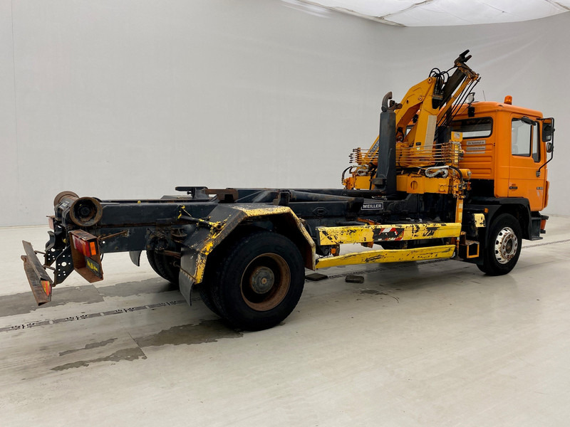 MAN 18.222 - Hook lift, Truk derek: gambar 4 MAN 18.222 - Hook lift, Truk derek: gambar 4