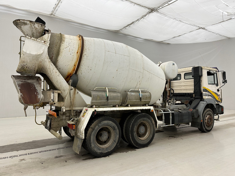 MAN 33.364 - 6x4* - Truk pengaduk beton: gambar 4 MAN 33.364 - 6x4* - Truk pengaduk beton: gambar 4