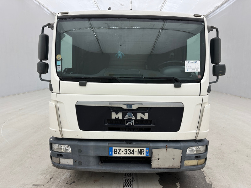 MAN TGL 10.180 - Truk tangki: gambar 2 MAN TGL 10.180 - Truk tangki: gambar 2