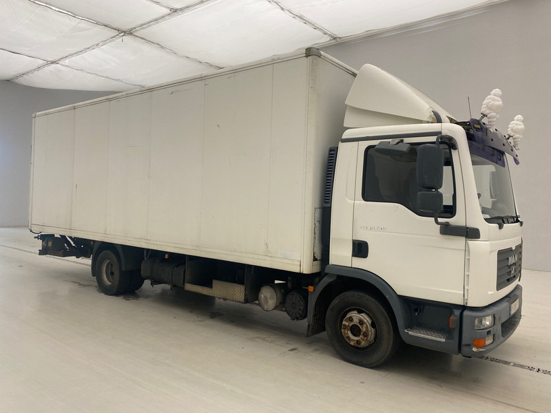 MAN TGL 12.210* - Truk box: gambar 3 MAN TGL 12.210* - Truk box: gambar 3