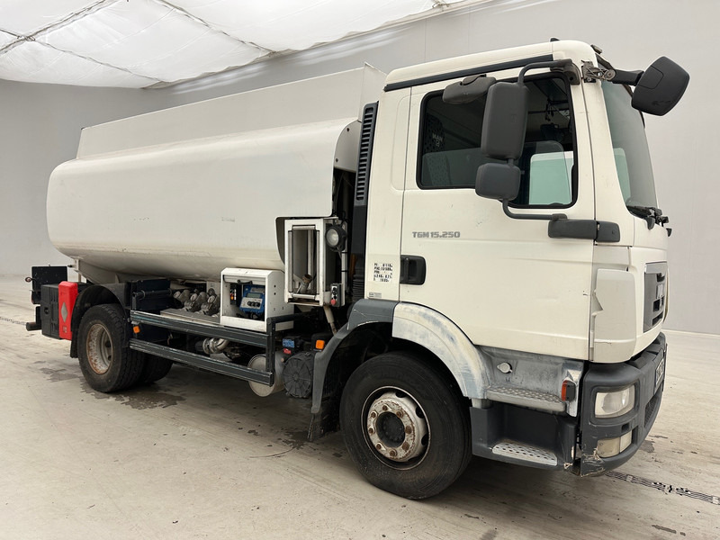 MAN TGM 15.250 - Truk tangki: gambar 3 MAN TGM 15.250 - Truk tangki: gambar 3