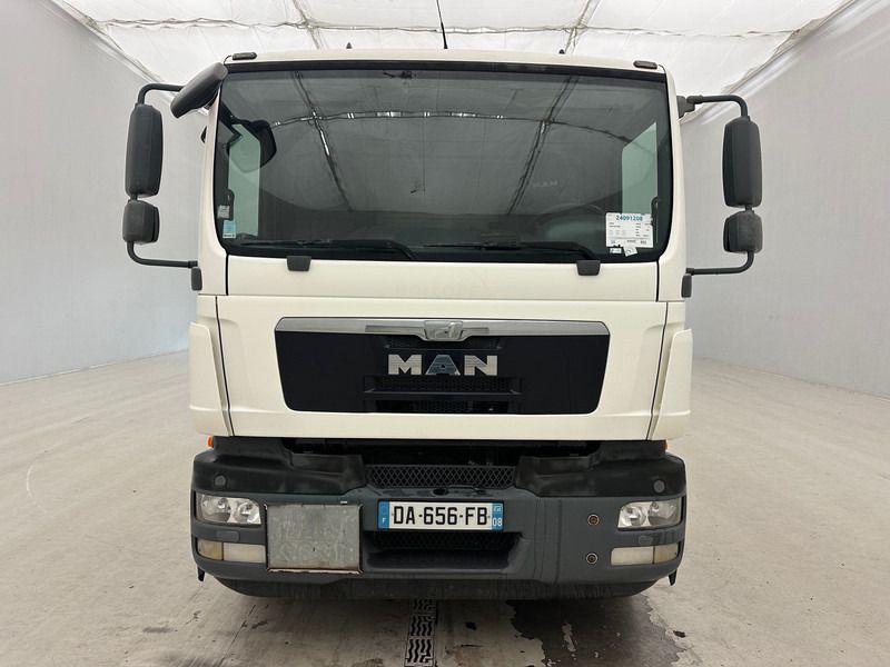 MAN TGM 26.340 - 6x2 - Truk tangki: gambar 2 MAN TGM 26.340 - 6x2 - Truk tangki: gambar 2