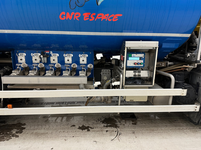 MAN TGM 26.340 - Truk tangki: gambar 5 MAN TGM 26.340 - Truk tangki: gambar 5