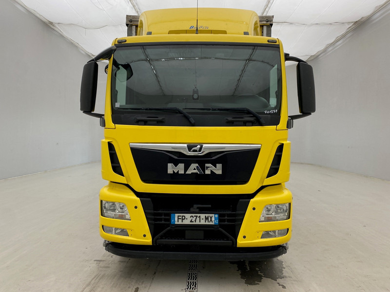 MAN TGS 18.320 - Truk dengan terpal samping: gambar 2 MAN TGS 18.320 - Truk dengan terpal samping: gambar 2