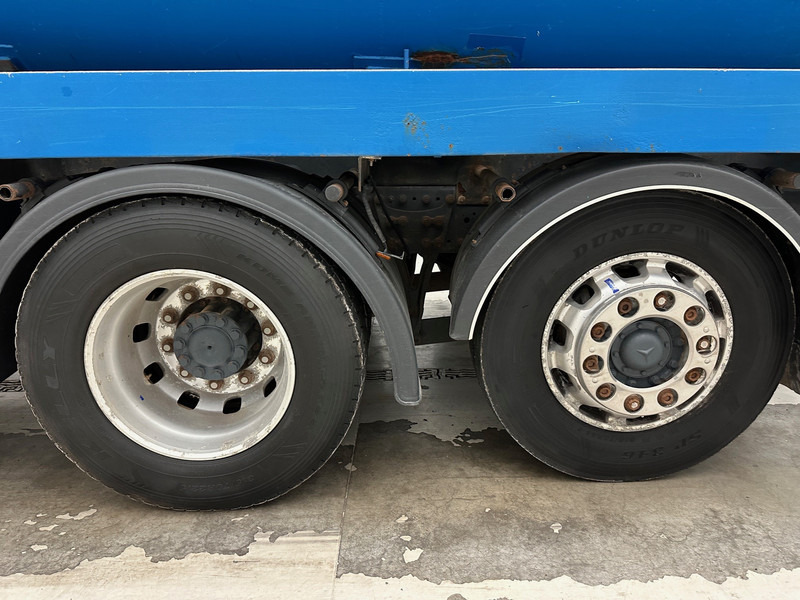 Truk tangki Mercedes-Benz Actros 2532 - 6x2: gambar 10