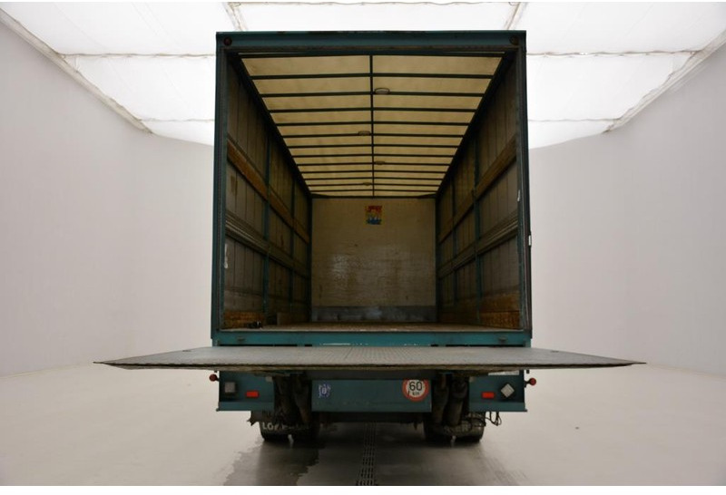 Mercedes-Benz Atego 1823 - damaged engine* - Truk dengan terpal samping: gambar 5 Mercedes-Benz Atego 1823 - damaged engine* - Truk dengan terpal samping: gambar 5