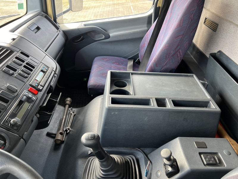 Truk dengan terpal samping Mercedes-Benz Atego 1828: gambar 8