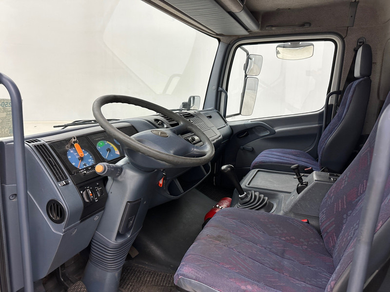 Interior photo 2: Truk box Mercedes-Benz Atego 815