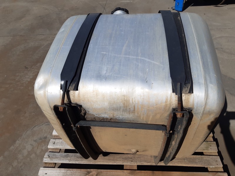 Mercedes-Benz Mazouttank actros A9344700101 - Tangki bahan bakar: gambar 4 Mercedes-Benz Mazouttank actros A9344700101 - Tangki bahan bakar: gambar 4