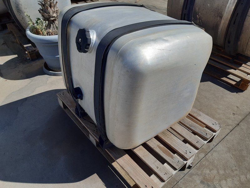 Mercedes-Benz Mazouttank actros A9344700101 - Tangki bahan bakar: gambar 2 Mercedes-Benz Mazouttank actros A9344700101 - Tangki bahan bakar: gambar 2