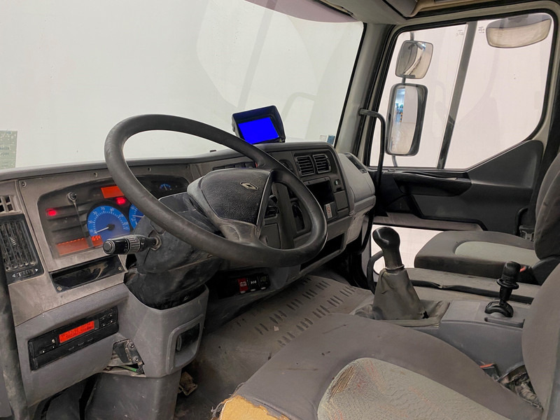 Truk tangki Renault Midlum 180 DCi: gambar 8 Truk tangki Renault Midlum 180 DCi: gambar 8