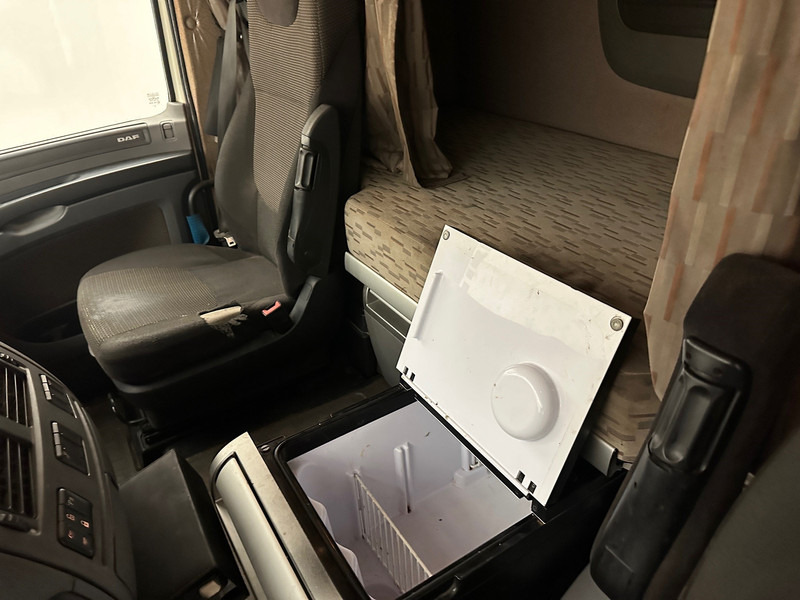 Tractor head DAF XF 460 Space Cab: gambar 12